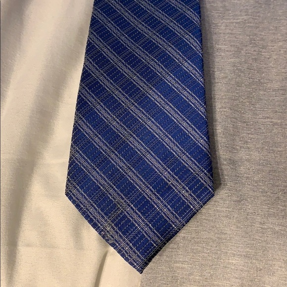 Calvin Klein 100% silk necktie - Picture 1 of 4